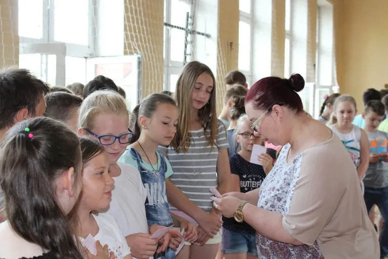 Uczniowie "Jedynki" z kartami rowerowymi (zdjęcia)