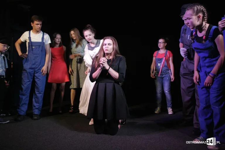 Premiera w ostrowskim teatrze z nowym reżyserem (zdjęcia)