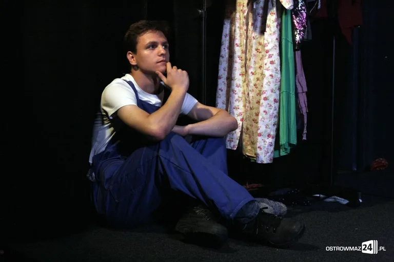 Premiera w ostrowskim teatrze z nowym reżyserem (zdjęcia)