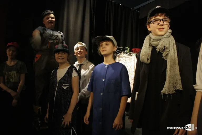 Premiera w ostrowskim teatrze z nowym reżyserem (zdjęcia)