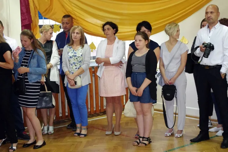Bal gimnazjalny uczniów ostrowskiej "Czwórki" (zdjęcia)