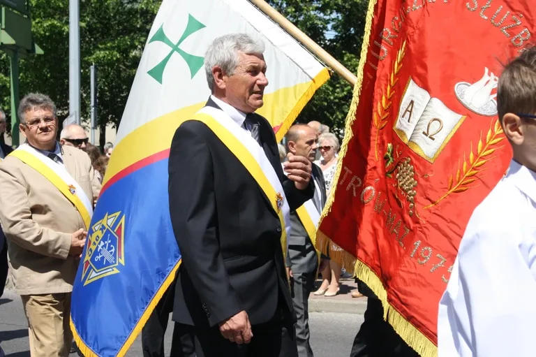 Procesje Bożego Ciała przeszły ulicami miasta (zdjęcia)