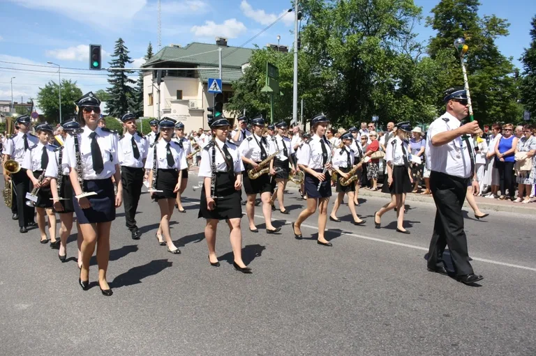Procesje Bożego Ciała przeszły ulicami miasta (zdjęcia)