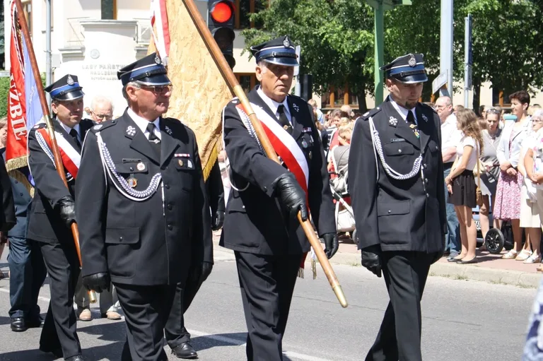 Procesje Bożego Ciała przeszły ulicami miasta (zdjęcia)