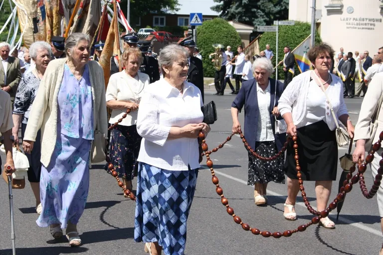 Procesje Bożego Ciała przeszły ulicami miasta (zdjęcia)