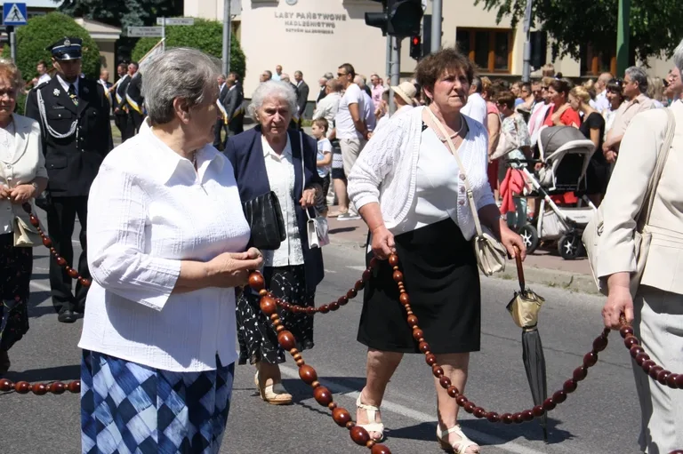Procesje Bożego Ciała przeszły ulicami miasta (zdjęcia)
