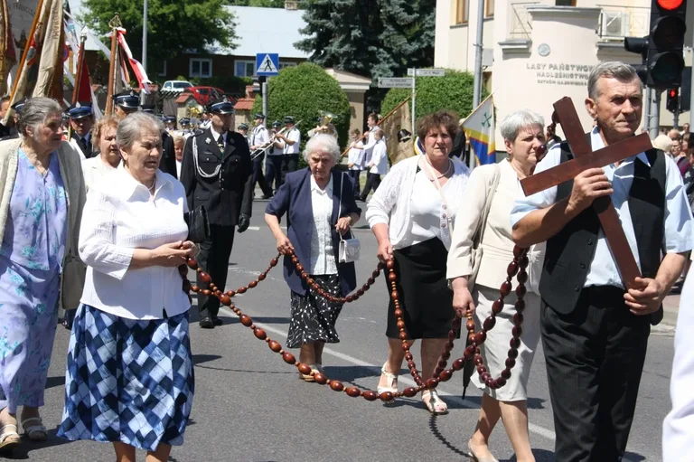 Procesje Bożego Ciała przeszły ulicami miasta (zdjęcia)