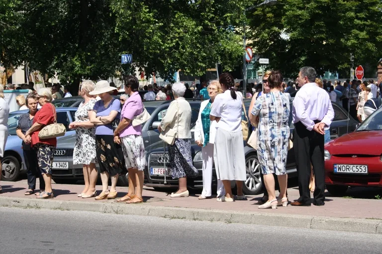 Procesje Bożego Ciała przeszły ulicami miasta (zdjęcia)