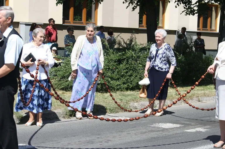 Procesje Bożego Ciała przeszły ulicami miasta (zdjęcia)
