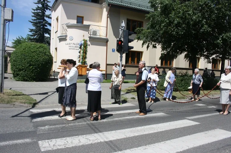 Procesje Bożego Ciała przeszły ulicami miasta (zdjęcia)