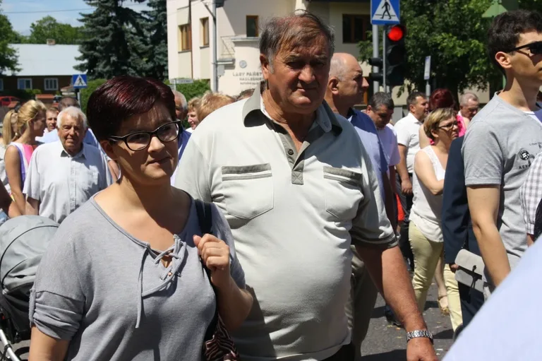 Procesje Bożego Ciała przeszły ulicami miasta (zdjęcia)