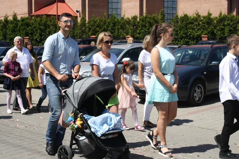 Procesje Bożego Ciała przeszły ulicami miasta (zdjęcia)