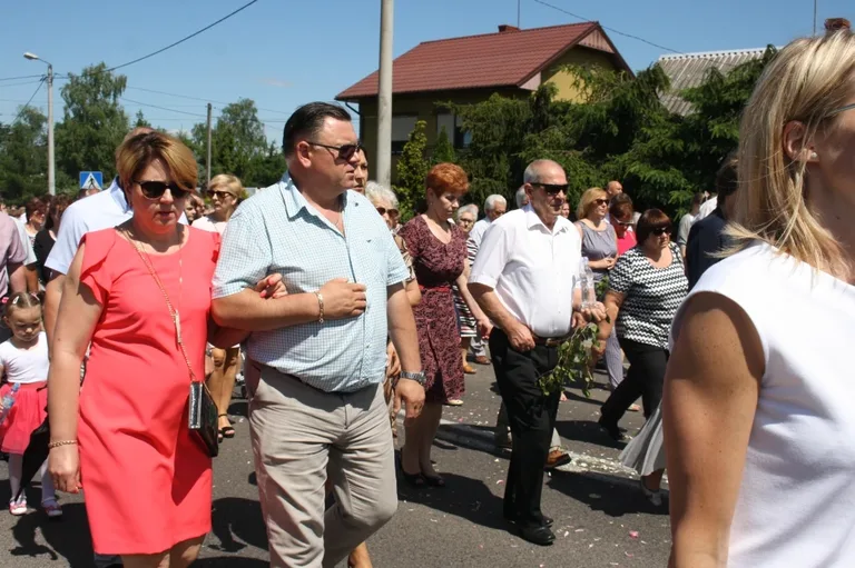 Procesje Bożego Ciała przeszły ulicami miasta (zdjęcia)