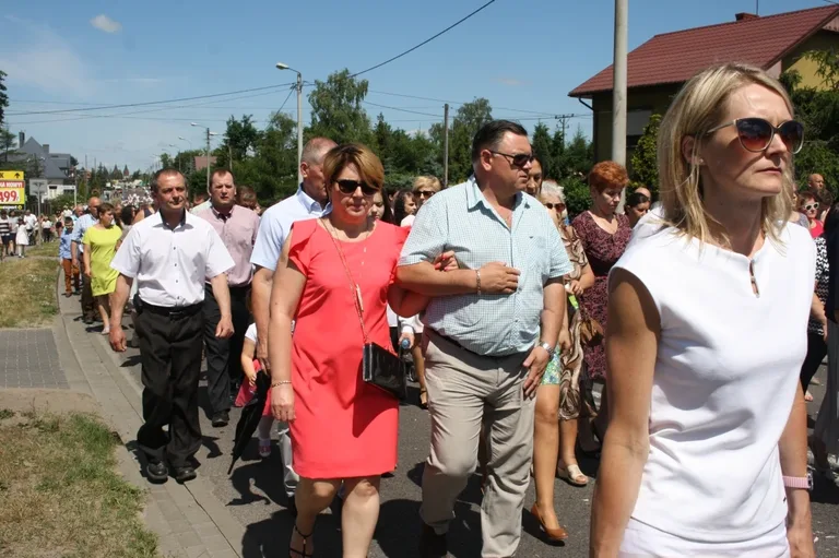 Procesje Bożego Ciała przeszły ulicami miasta (zdjęcia)