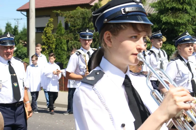 Procesje Bożego Ciała przeszły ulicami miasta (zdjęcia)