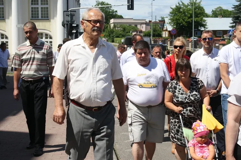 Procesje Bożego Ciała przeszły ulicami miasta (zdjęcia)