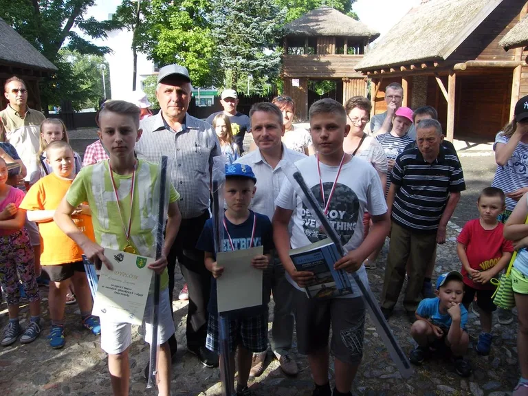 Ostrowscy wędkarze dzieciom (zdjęcia)