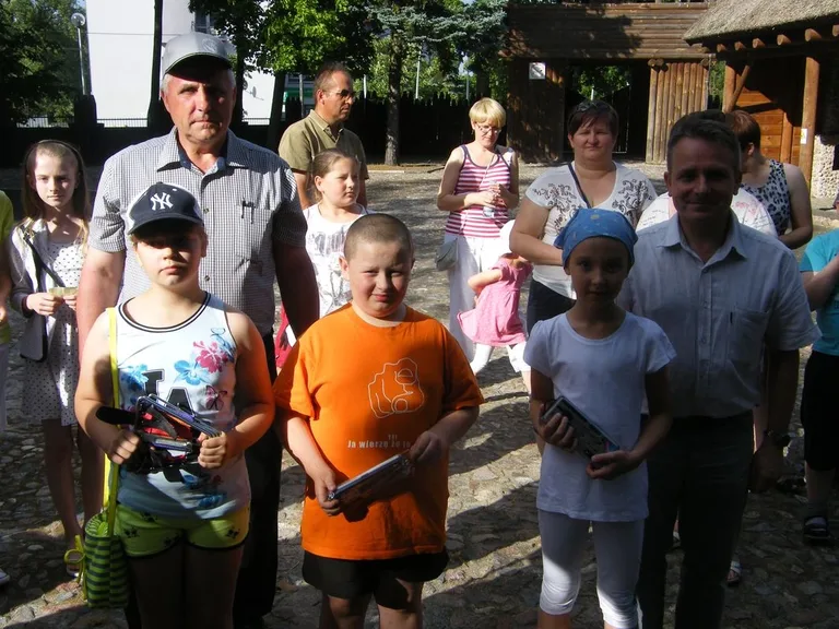 Ostrowscy wędkarze dzieciom (zdjęcia)