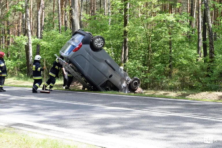 Zderzenie fiata z kią na trasie Ostrów Mazowiecka-Ostrołęka (zdjęcia)