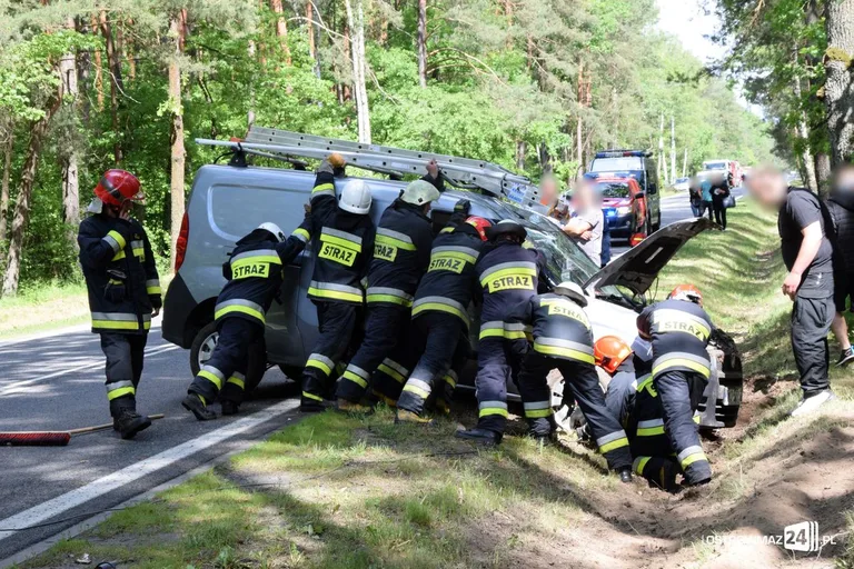 Zderzenie fiata z kią na trasie Ostrów Mazowiecka-Ostrołęka (zdjęcia)