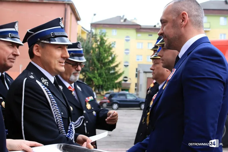 Dzień Strażaka: odznaczenia i awanse (zdjęcia)