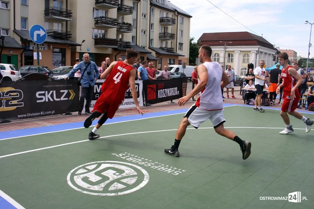 Koszykówka 3x3: drużyna z Krakowa wygrywa w Ostrowi Mazowieckiej (zdjęcia)