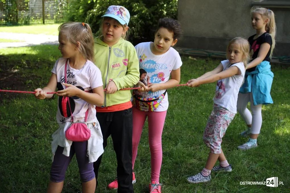 Zabawy na półkoloniach artystycznych MDK (zdjęcia)