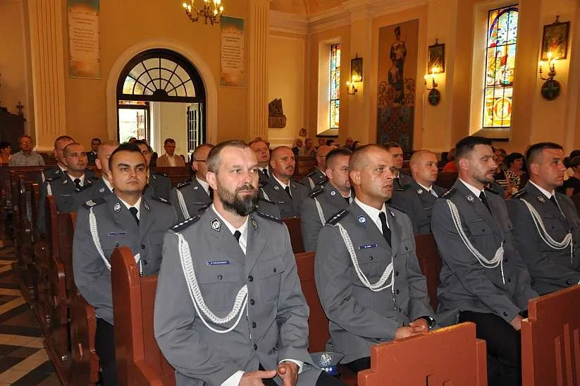 Odznaczenia i awanse na Powiatowym Święcie Policji w Komorowie (zdjęcia, wideo)