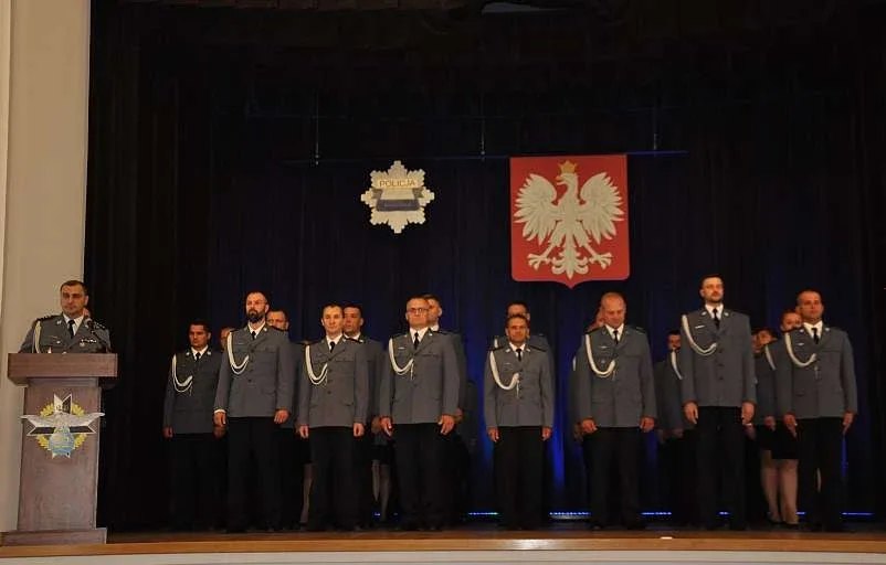 Odznaczenia i awanse na Powiatowym Święcie Policji w Komorowie (zdjęcia, wideo)