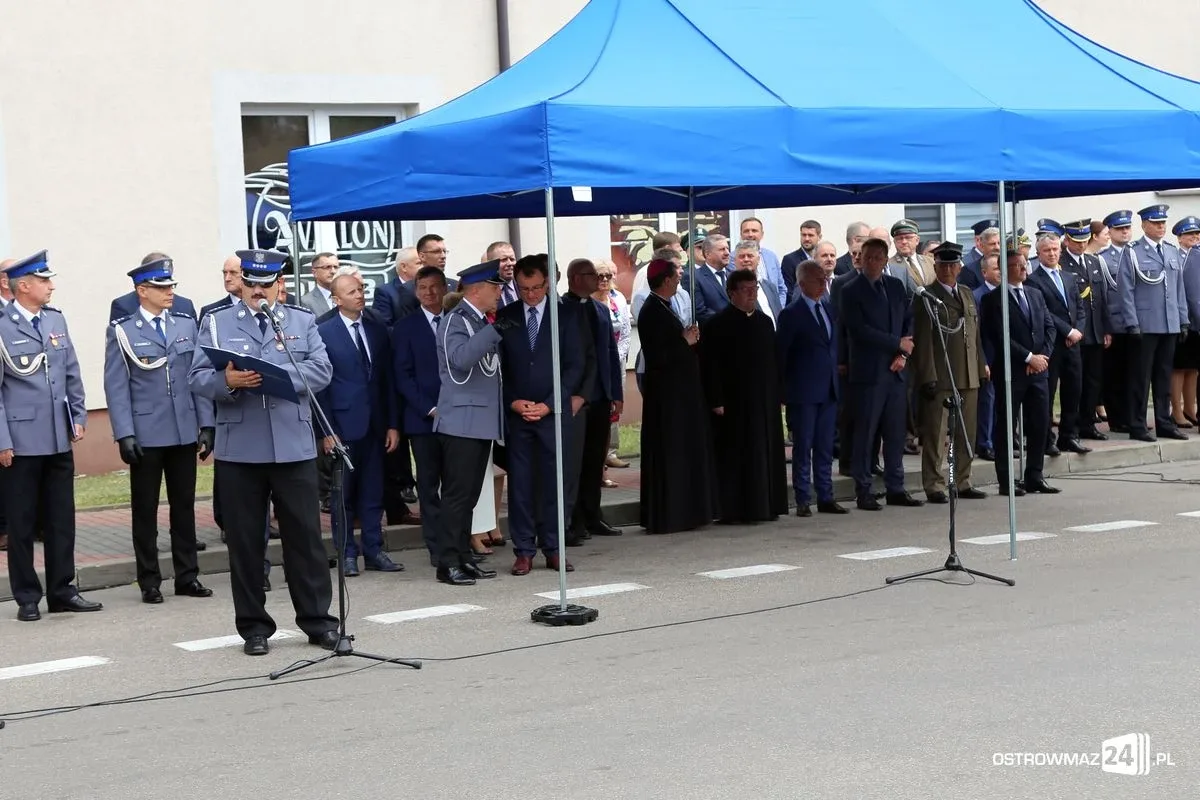 Burmistrz Bauer, wójt Kordek i ostrowscy policjanci odznaczeni (zdjęcia, wideo)