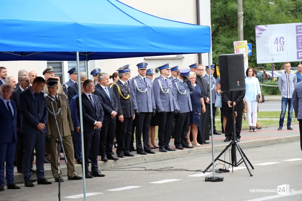 Burmistrz Bauer, wójt Kordek i ostrowscy policjanci odznaczeni (zdjęcia, wideo)