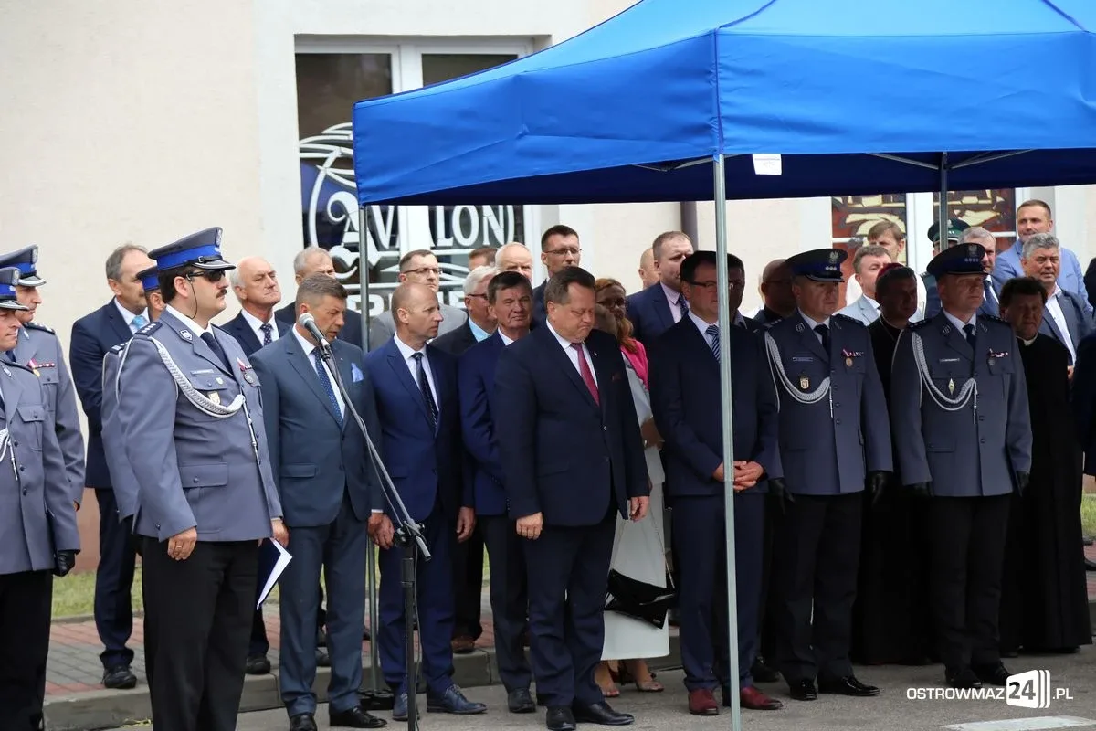 Burmistrz Bauer, wójt Kordek i ostrowscy policjanci odznaczeni (zdjęcia, wideo)