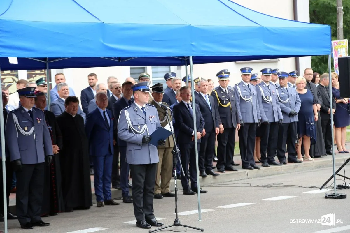 Burmistrz Bauer, wójt Kordek i ostrowscy policjanci odznaczeni (zdjęcia, wideo)
