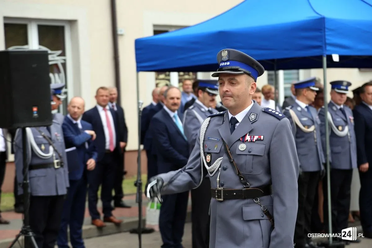 Burmistrz Bauer, wójt Kordek i ostrowscy policjanci odznaczeni (zdjęcia, wideo)