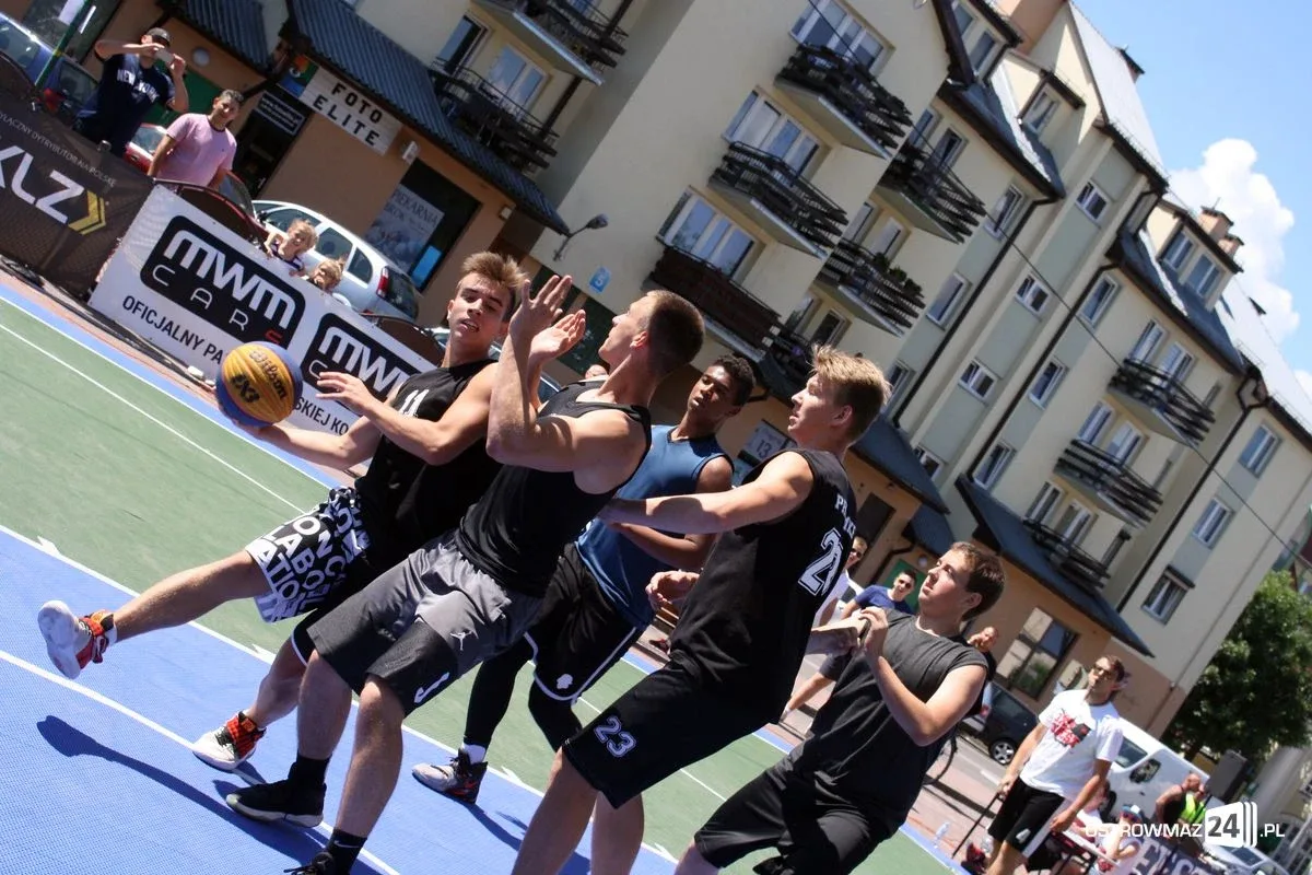 Koszykówka 3x3: zacięte rywalizacje kobiet i mężczyzn U-18 (zdjęcia)