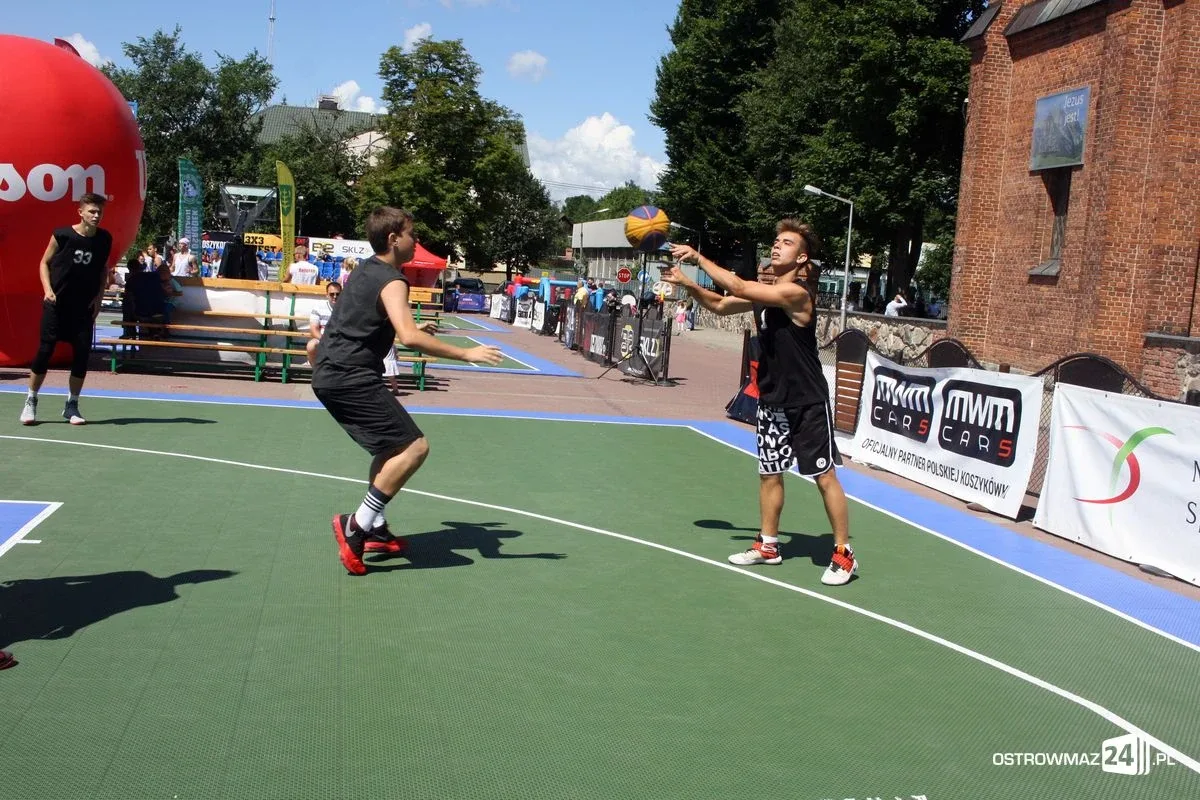 Koszykówka 3x3: zacięte rywalizacje kobiet i mężczyzn U-18 (zdjęcia)