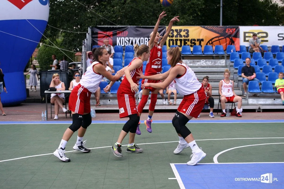 Koszykówka 3x3: zacięte rywalizacje kobiet i mężczyzn U-18 (zdjęcia)