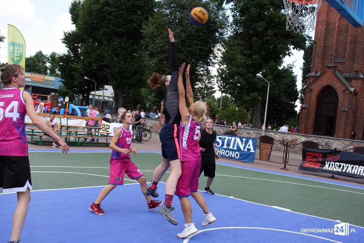 Koszykówka 3x3: zacięte rywalizacje kobiet i mężczyzn U-18 (zdjęcia)