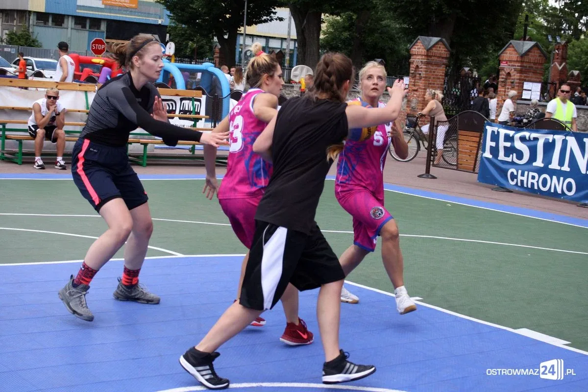 Koszykówka 3x3: zacięte rywalizacje kobiet i mężczyzn U-18 (zdjęcia)