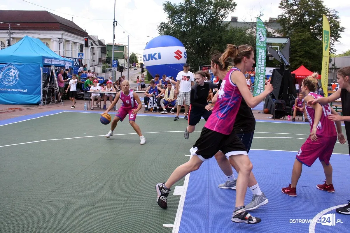 Koszykówka 3x3: zacięte rywalizacje kobiet i mężczyzn U-18 (zdjęcia)