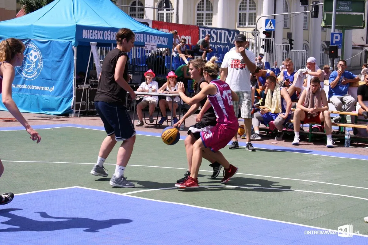 Koszykówka 3x3: zacięte rywalizacje kobiet i mężczyzn U-18 (zdjęcia)