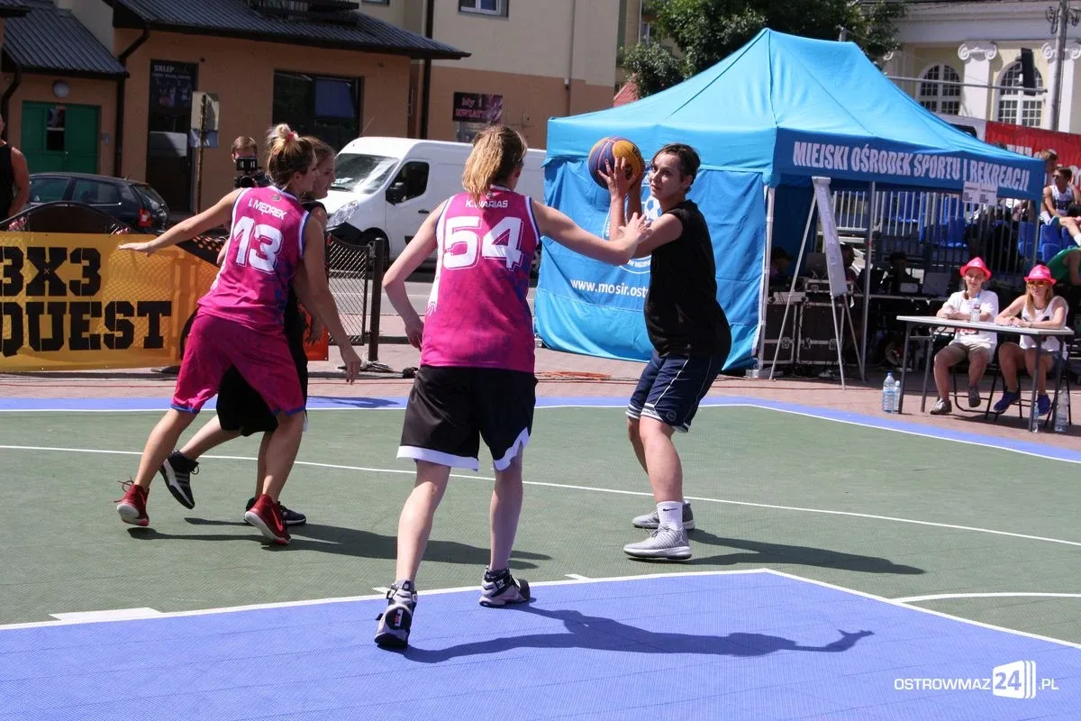 Koszykówka 3x3: zacięte rywalizacje kobiet i mężczyzn U-18 (zdjęcia)