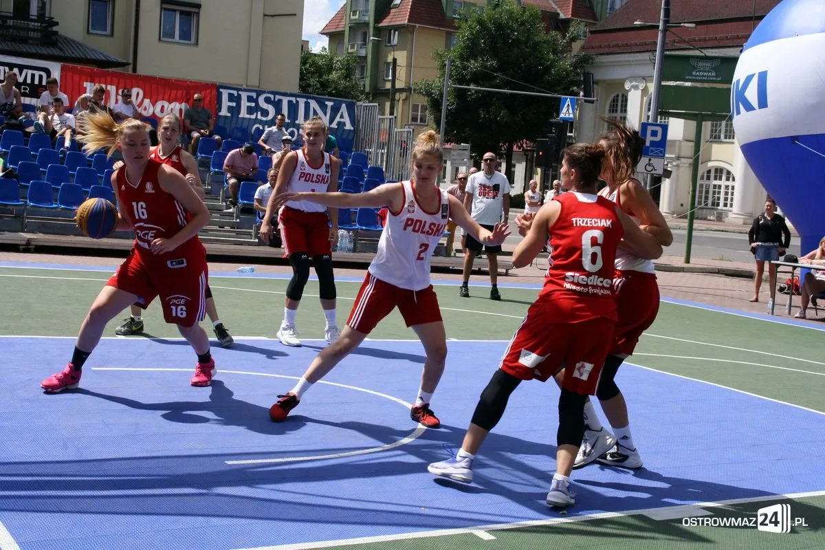 Koszykówka 3x3: zacięte rywalizacje kobiet i mężczyzn U-18 (zdjęcia)