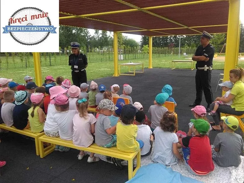 Spotkania policji z dziećmi (zdjęcia)