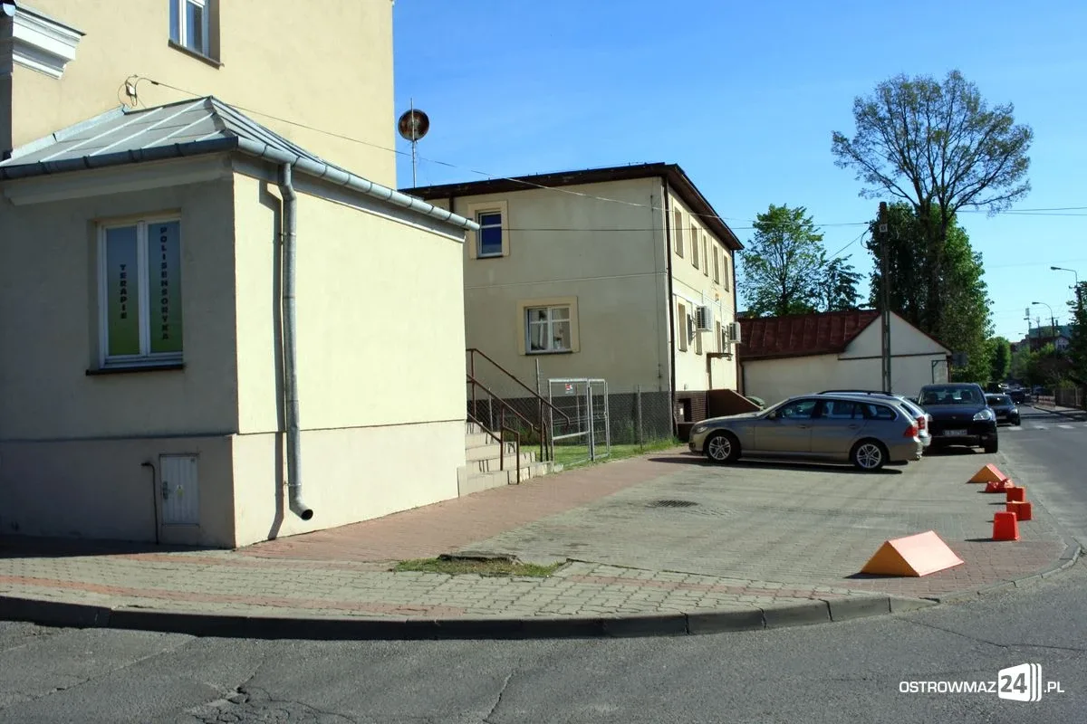 Skrzynka skarg: prywatno-publiczny parking przy ul. Partyzantów (zdjęcia)
