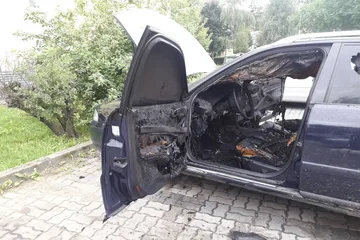 Pożar auta przy ul. Lipowej (zdjęcia)