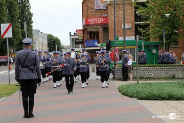 Burmistrz Bauer, wójt Kordek i ostrowscy policjanci odznaczeni (zdjęcia, wideo)