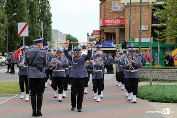 Burmistrz Bauer, wójt Kordek i ostrowscy policjanci odznaczeni (zdjęcia, wideo)
