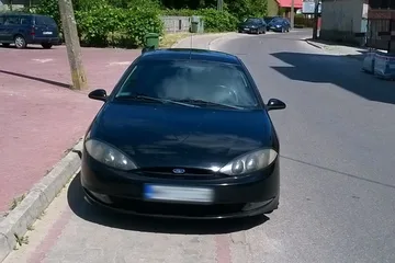 Mistrzowie parkowania przy ul. Broniewskiego (zdjęcia)
