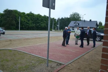 Parking przy ul. Wiśniowej gotowy (zdjęcia)